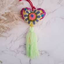 Load image into Gallery viewer, Corazones (Mint Tassel)
