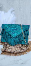 Load image into Gallery viewer, Julieta Clutch (Turquoise)
